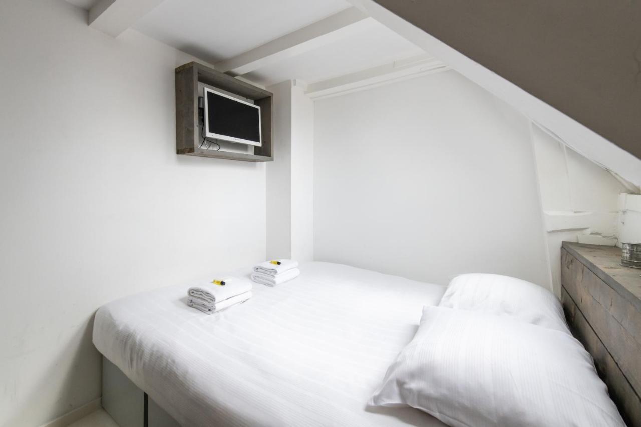 أمستردام Two Bedroom Apartment In Historic Canalhouse From 1618 - City Centre المظهر الخارجي الصورة