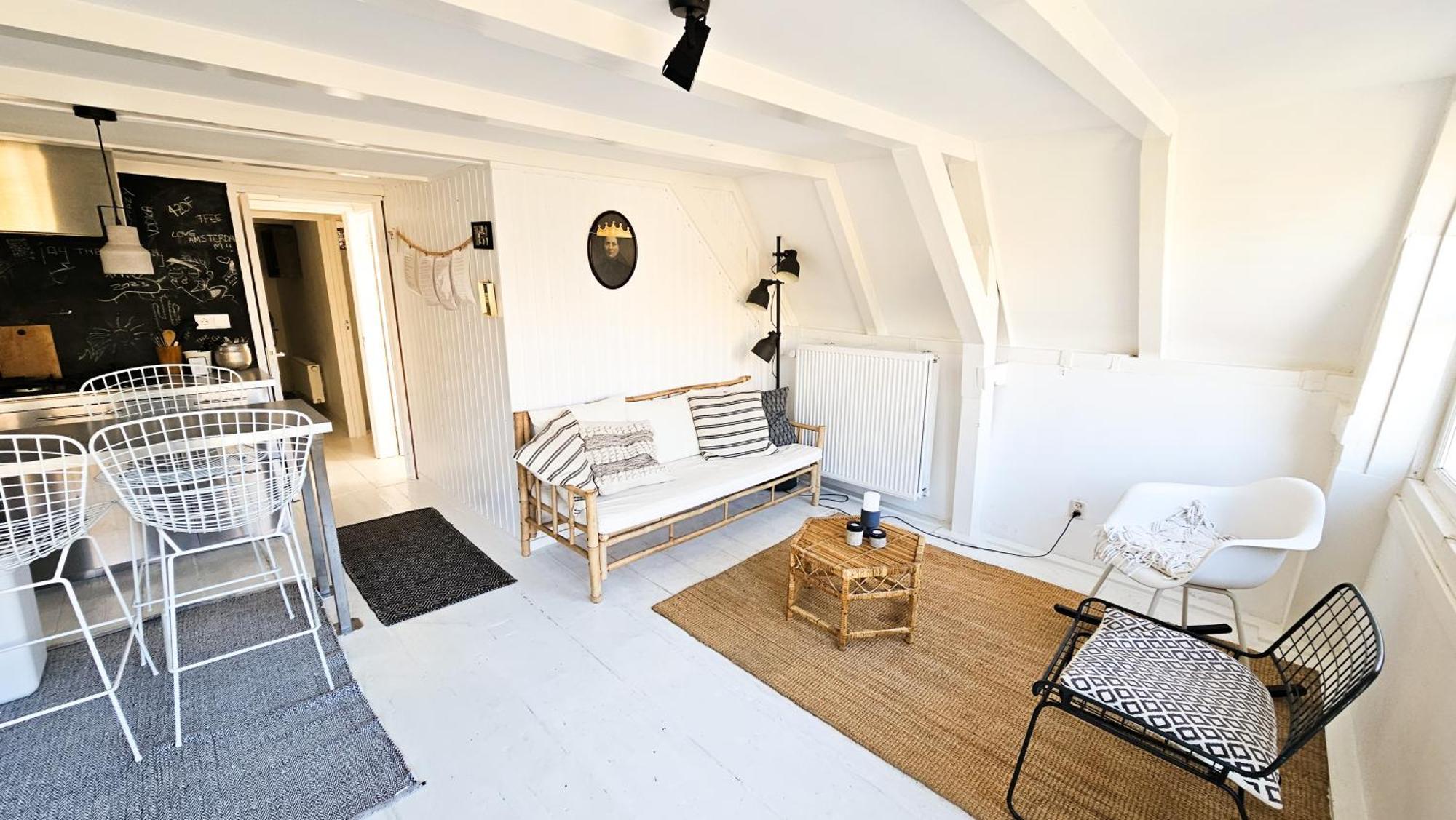 أمستردام Two Bedroom Apartment In Historic Canalhouse From 1618 - City Centre المظهر الخارجي الصورة