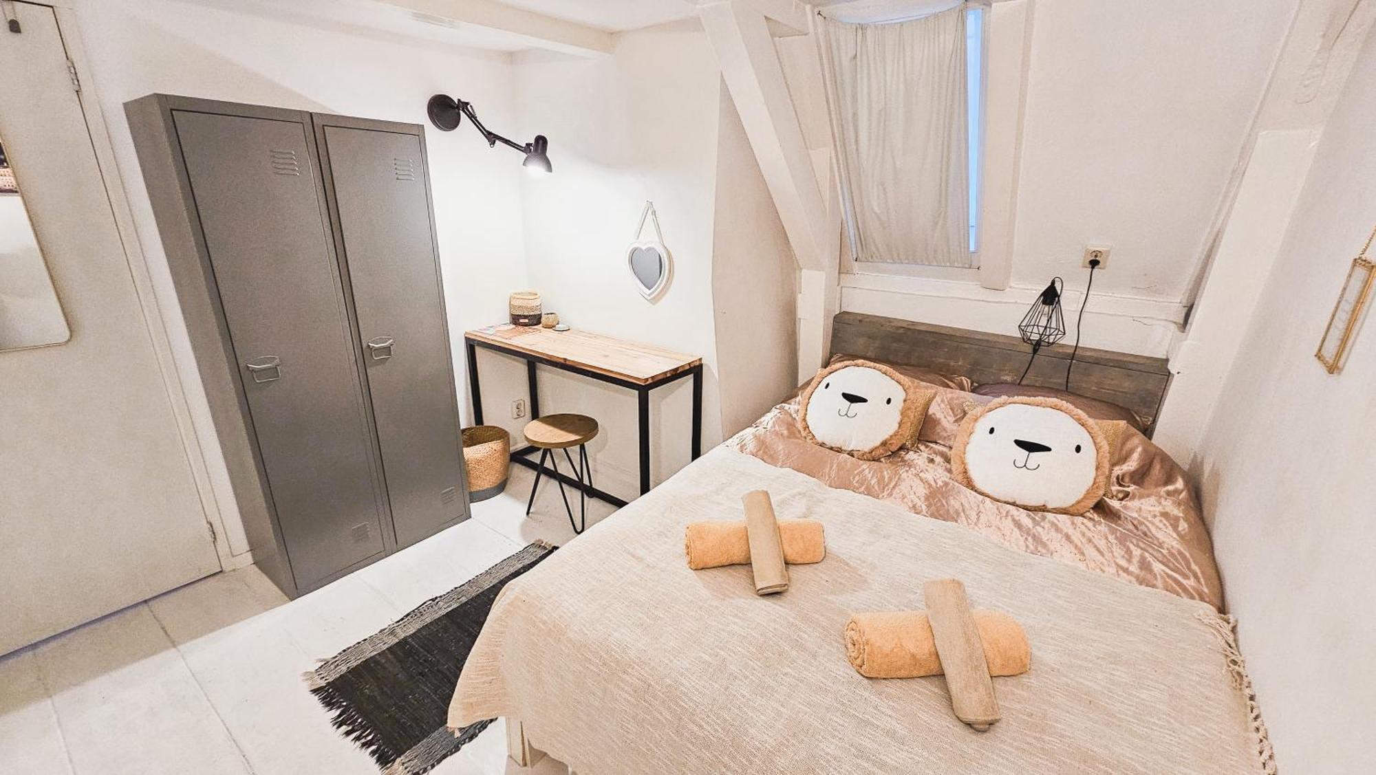 أمستردام Two Bedroom Apartment In Historic Canalhouse From 1618 - City Centre المظهر الخارجي الصورة
