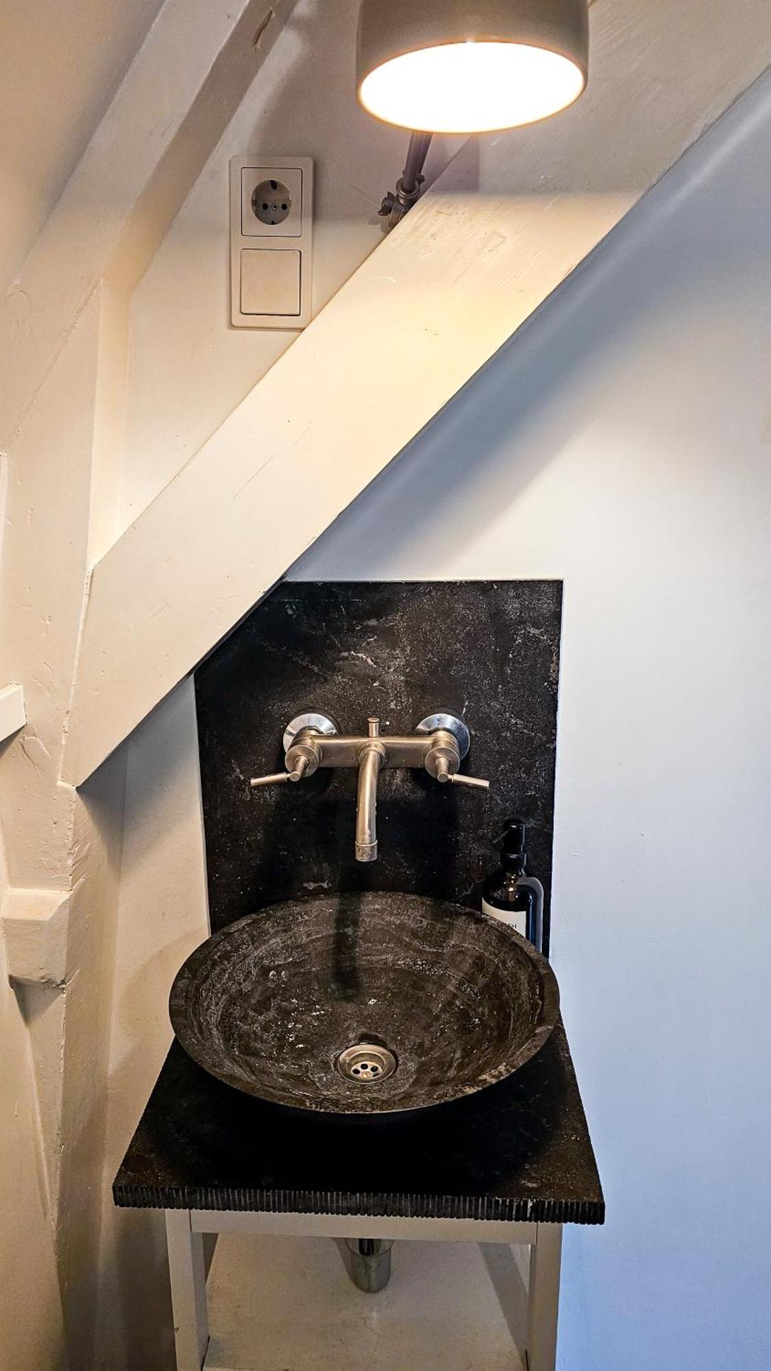 أمستردام Two Bedroom Apartment In Historic Canalhouse From 1618 - City Centre المظهر الخارجي الصورة