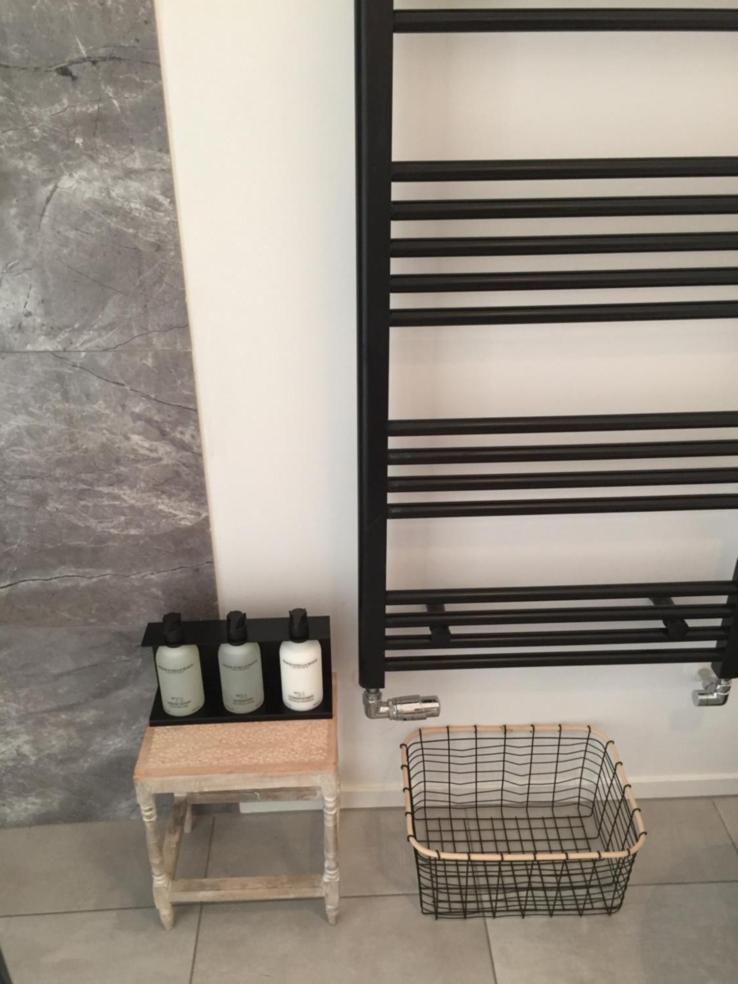 أمستردام Two Bedroom Apartment In Historic Canalhouse From 1618 - City Centre المظهر الخارجي الصورة